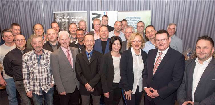 25 Jahre und mehr gehören die Jubilare zu SWN und SBN. Für Geschäftsführer Stefan Herschbach haben sie erheblichen Anteil am Erfolg der beiden kommunalen Betriebe.Stadtwerke Neuwied