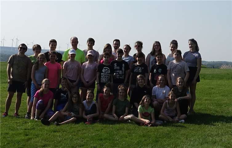 25 Kinder machten sich auf zum Dreifelder Weiher.Iris Nonn