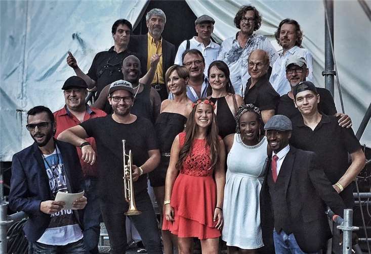 25 hochkarätige Musiker vom Netzwerk „Noble Composition“ um Thomas Bleser traten auf.