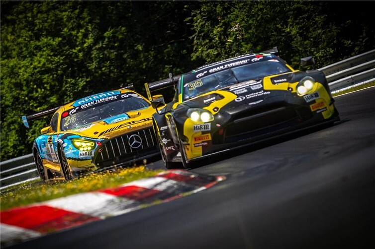 #26 Adam Christodoulou, Kyle Tilley und Jake Hill lieferten sich im Mercedes-AMG GT3 über mehrere Stunden ein packendes Duell an der Spitze. Am Ende belegte das Trio Gesamtrang vier und wurde Zweiter in der SP9 Pro-Am.