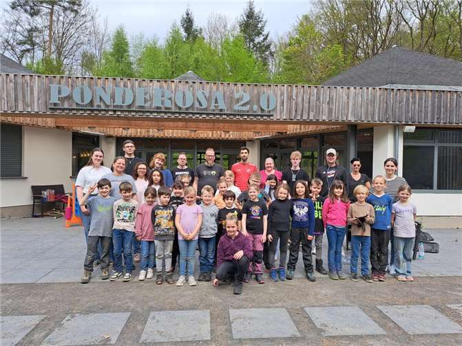 26 Kinder verbrachten gemeinsam mit ihren Betreuerinnen und Betreuern erlebnisreiche Tage auf der Ponderosa 2.0 im Höhenstadtteil – mit jeder Menge Spaß, Spiel und Gemeinschaft. Foto: privat