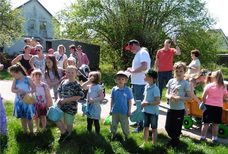 26 Kindern und 32 Erwachsene beteiligten sich an der Ostereiersuche.