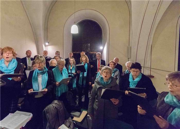 26 Stimmen sangen in der Jubiläumsmesse. Fotos: CEW