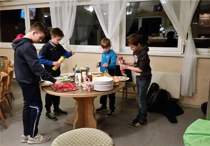 28 Kinder und Jugendliche im Alter von elf bis 17 Jahren hatten sich für die Werwölfe-Nacht angemeldet.privat