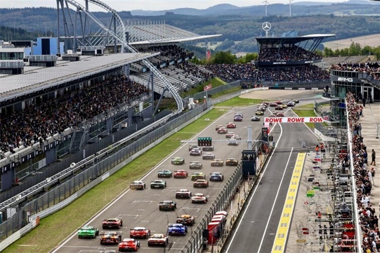 28.000 Zuschauer verfolgten das Renngeschehen rund um die Grand-Prix-Strecke des Nürburgrings und sorgten für eine beeindruckende Kulisse.