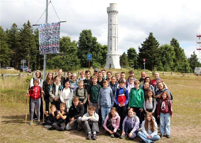 29 motivierte Kinder und Jugendliche mit ihren Betreuern auf dem Champ du Feu.  Foto: privat