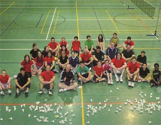 30 Jugendliche und Erwachsene zum Badmintontag in Adenau. Privat