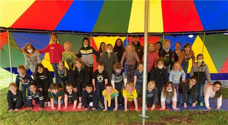 30 Kinder im Alter von sechs bis zwölf Jahren konnten einmal alles rund um das Thema Zirkus ausprobieren. Quellen: Gemeinde Wachtberg