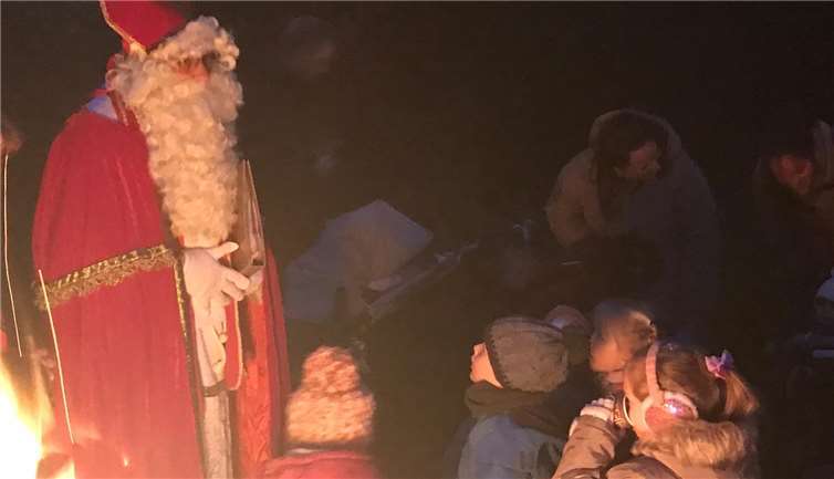 30 Kinder mit ihren Familien suchten nach dem Nikolaus. Foto: privat
