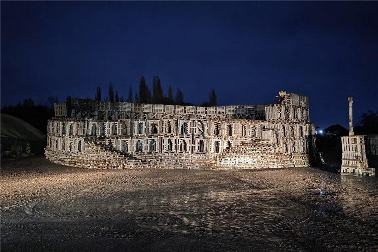 30 Meter im Durchmesser und sechs Meter in die Höhe ragte das Bauwerk.