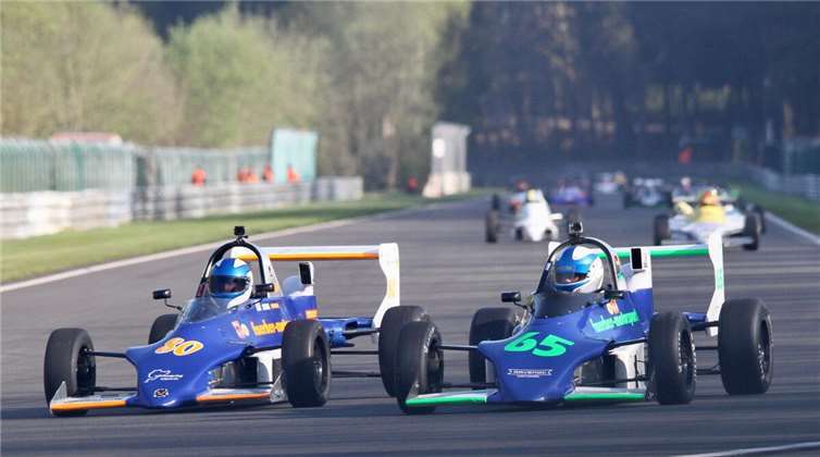 #30 Simone Busch und #65 Frank Färber in Spa-Francorchamps. Foto: HMR, Dieter Wildenberg