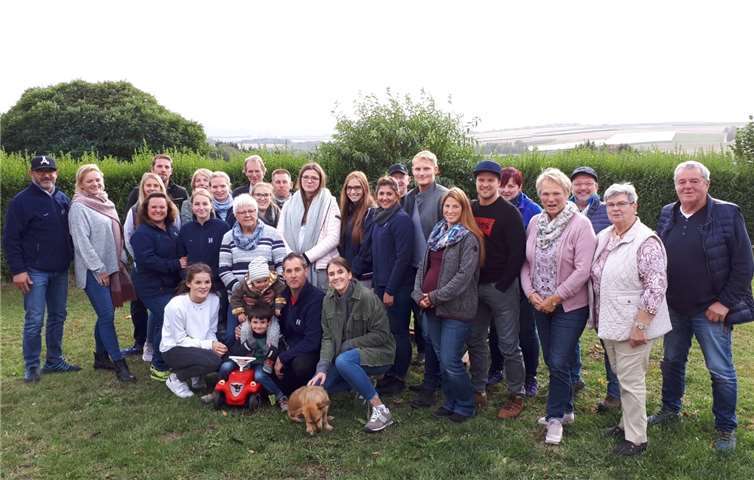 30 Wanderlustige der Hafengarde Oberwinter starteten in Birresdorf ihren Wandertag.  privat