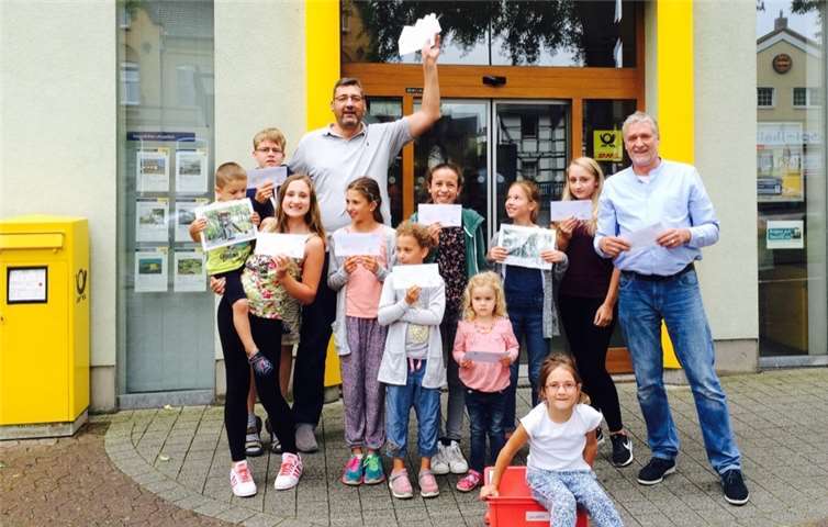 300 Briefe verschickten Niederdreeser Kinder an potenzielle Spender.privat
