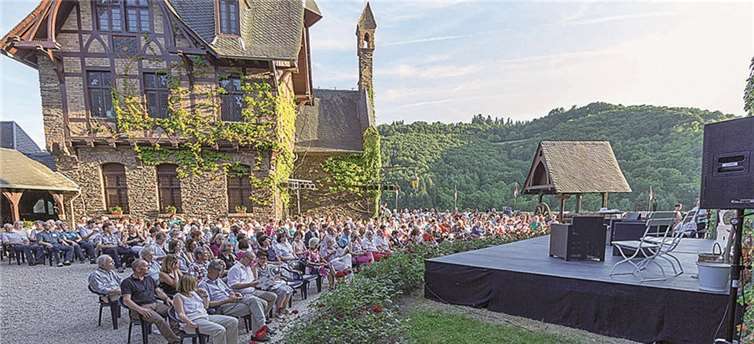 300 Gäste ließen sich das Stück in traumhafter Kulisse an der Cochemer Reichsburg nicht entgehen.