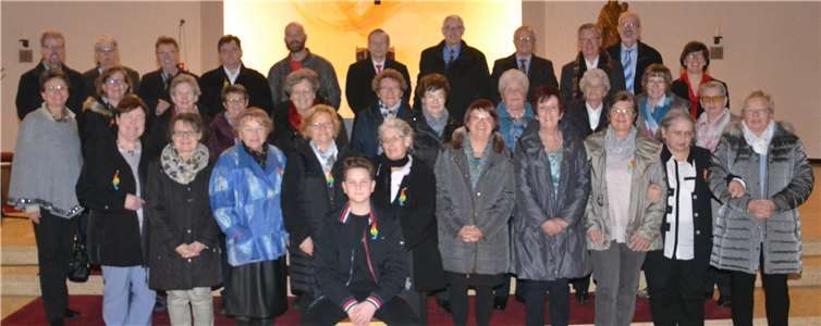 31 Sängerinnen und Sänger trugen mit rhythmischer Begleitung von Emanuel Hanslik mehrere Lieder vor.privat