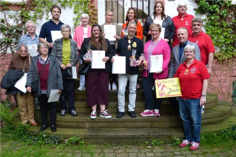 32 Karnevalisten und Karnevalistinnen feierten ihr 25-jähriges Mitgliedsjubiläum. Foto: CCO