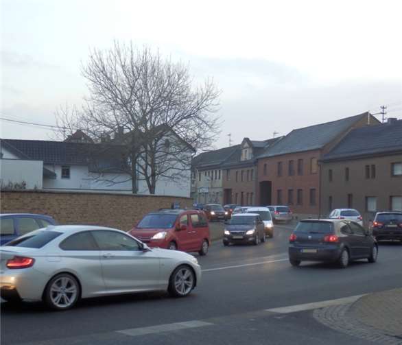 3,292 Millionen Fahrzeuge fahren pro Jahr durch Miel.Foto: privat