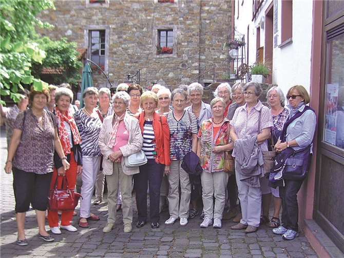 33 Frauen der kfd Neukirchen-Merzbach machten sich auf in die Eifel.privat