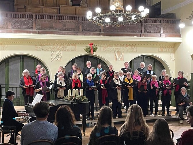 33 Sängerinnen und Sänger aus dem Albertus-Magnus-Chor Andernach, dem Gospelchor Namedy sowie aus benachbarten Orten und Gemeinden sind vor Weihnachten nach Prag gefahren. Foto: privat