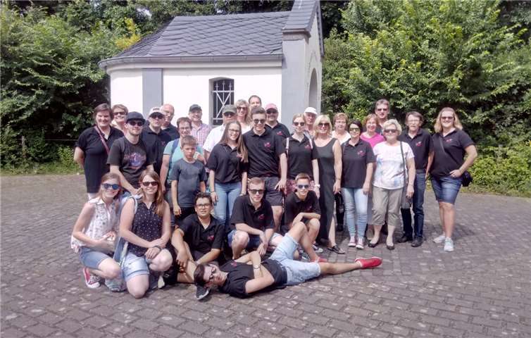 33 aktive und fördernde Mitglieder zwischen neun und 85 Jahren starteten einen schönen Ausflug.Foto: privat
