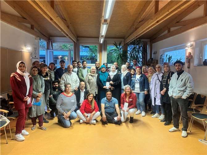 35 Personen aus Syrien, Ukraine, Deutschland, Iran, Rumänien, Somalia, Sudan und Ägypten nahmen an einem Austauschtreffen teil, um über Integration und die Bedeutung von ehrenamtlicher Arbeit zu sprechen.Foto: Augusta Muhimpundu