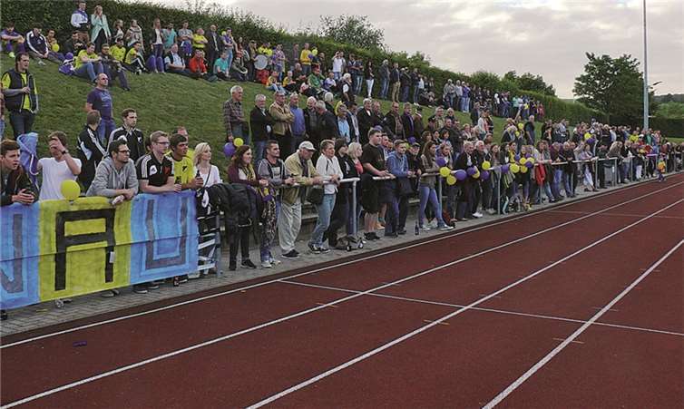 350 der insgesamt 530 Zuschauer kamen aus Dernau.