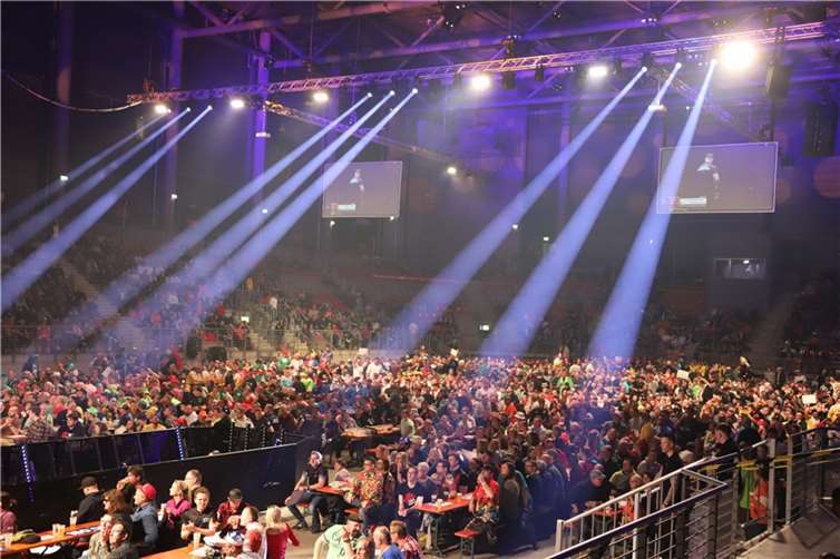 3500 Zuschauer erlebten tollen Dartsport am Nürburgring.
