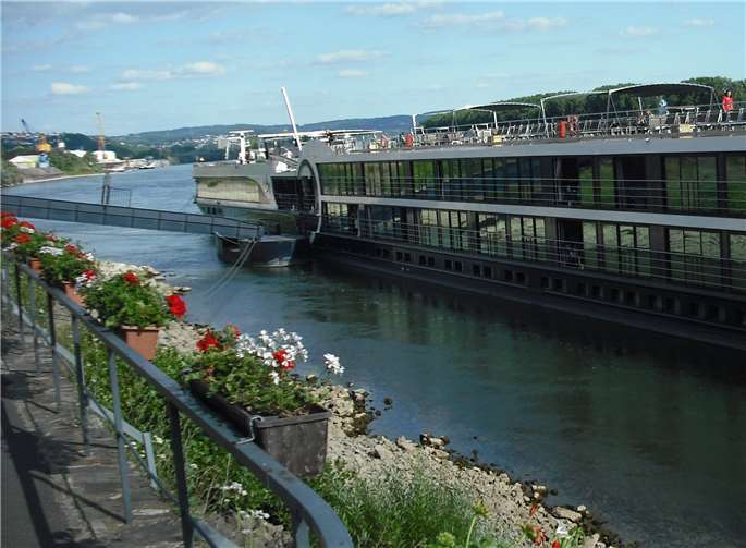 36 Kabinenschiffe landen 2018 in Engers.privat