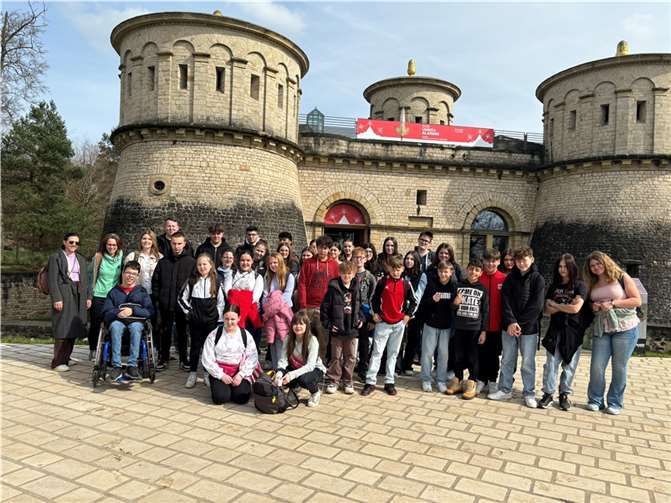 37 Schülerinnen und Schüler der Französisch-Kurse hatten die tolle Gelegenheit, ihre Sprachfertigkeiten während einer Tagesfahrt nach Luxemburg anzuwenden. Quellen: RS+FOS Kaisersesch