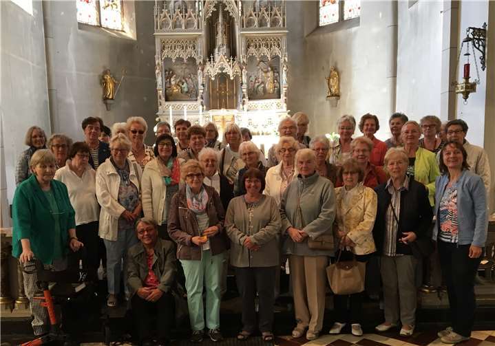 38 Frauen besuchten die Pfarrkirche St. Quirinius in Langenfeld. privat