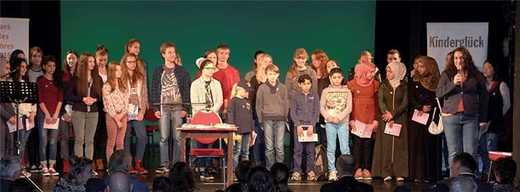 39 Autoren aus zehn Nationen - diese Lesung stellte einen Weltrekord auf. M. Brand – focus-vallendar.de