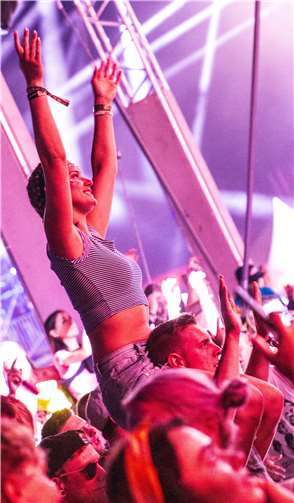 4 Tage und 3 Nächte Party unter freiem Himmel begeisterte die Besucher.