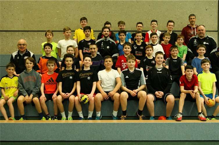 40 Kinder der entsprechenden Altersklassen, aufgeteilt in drei Gruppen, nahmen mit Begeisterung an den einzelnen Thematik-Schwerpunkten unter qualifizierten Trainern teil.privat