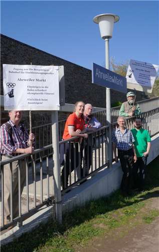 41 Treppenstufen mit einer Steigung von 15 Prozent müssen Bahnreisende erklimmen.Foto: privat