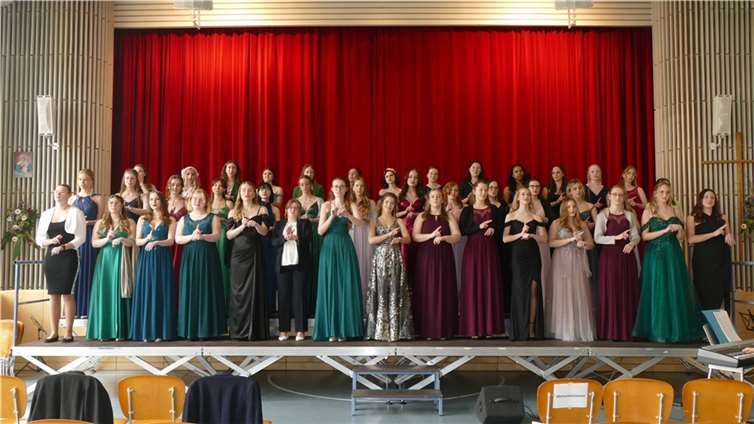 42 Schülerinnen der Schönstätter Marienschule konnten ihre Abiturfeier begehen.  Foto: SMS