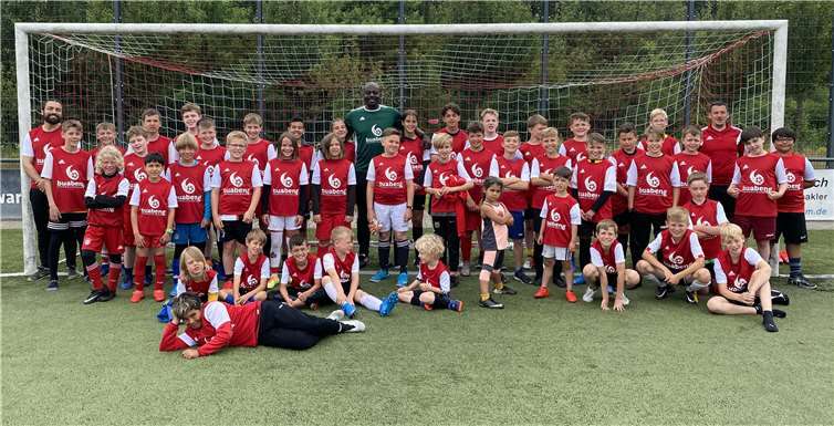 44 Kinder und Jugendliche erlebten ein spannendes und lehrreiches Fußballcamp. Fotos: privat