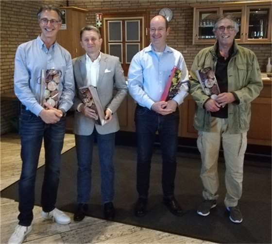 45 Jahre Mitgliedschaft im TC: v.l. Achim Schmitz, Harald Becker, Ralf Bewersdorff und Heinz Thul. Fotos: privat