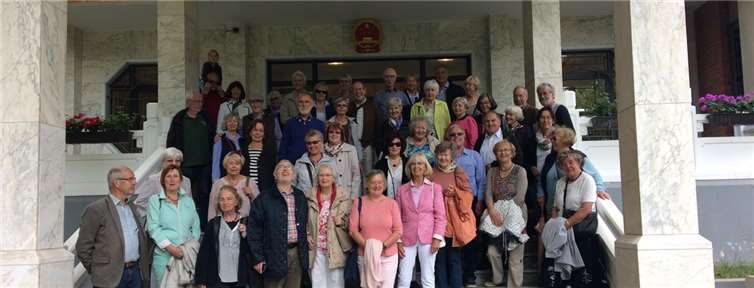 45 Mitglieder des Meckenheimer Bürgervereins besuchten das Rigalsche Palais.privat