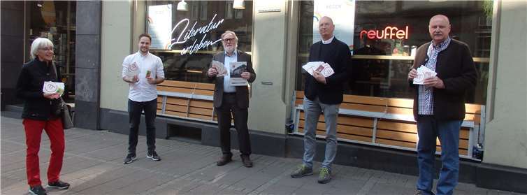 50 Buchgutscheine konnten übergeben werden.Quelle: Pro Justiz Rheinland