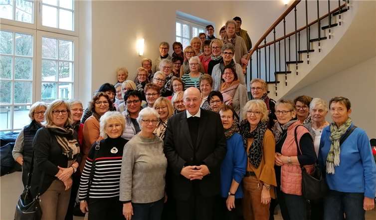 50 Frauen aus Nickenich auf dem Weihnachtsmarkt in Münster. Foto: privat