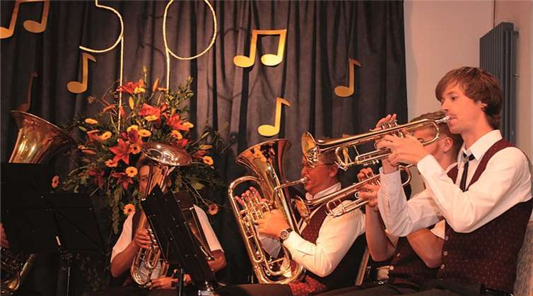 50 Jahre im Zeichen der Musik: das Blasorchester Insul. SES