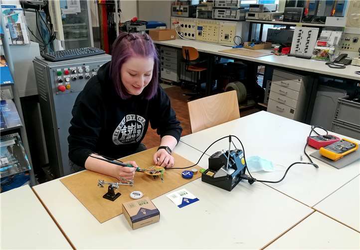 50 Lötset-Starterkits inklusive Zubehör für den Betrieb, die Wartung und die Pflege der Lötgeräte für das MINT-Mobil wurden gespendet.