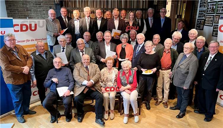 50 bis 75 Jahre Parteimitgliedschaft galt es zu Ehren. Quelle: CDU Kreisverband Neuwied