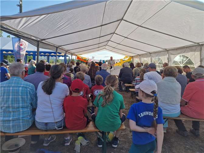 500 Teilnehmer feiern beim 52. Bergfest des TuS Niederoberweiler e.V.. Foto: TuS Niederoberweiler e. V