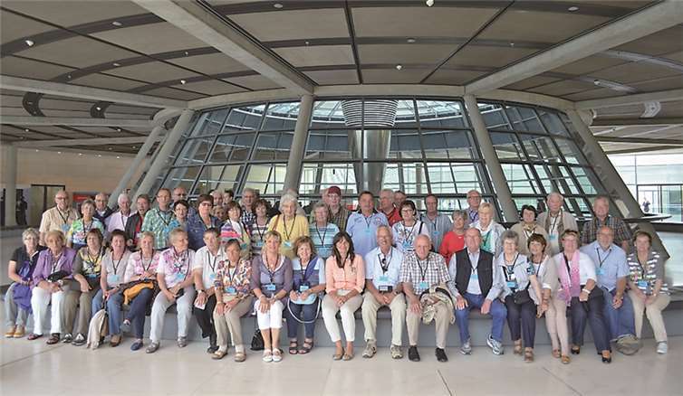 51 Mitglieder der Senioren-Union besuchten Berlin und Potsdam.privat