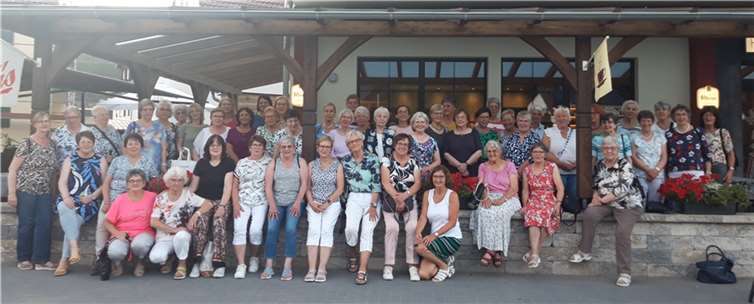 53 Frauen hatten sich zum Jahresausflug der Katholischen Frauengemeinschaft (kfd) Adenau angemeldet.  Foto: privat