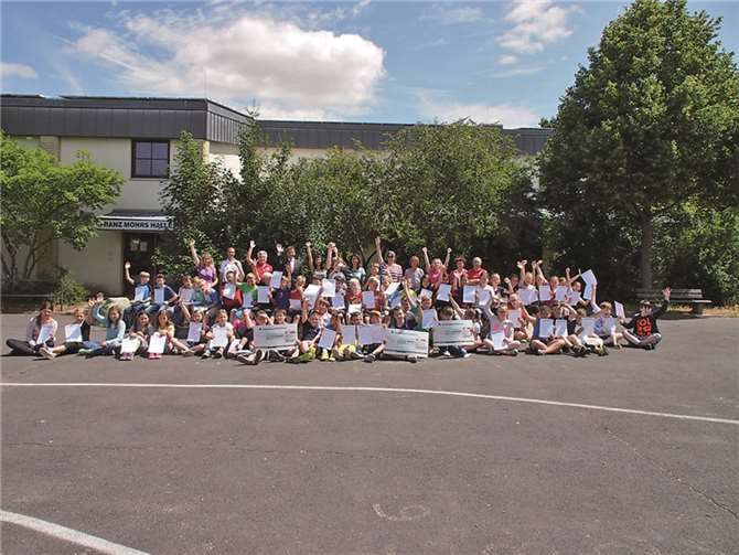 Menchestayuneitet oder Mänschesta Uneitet?