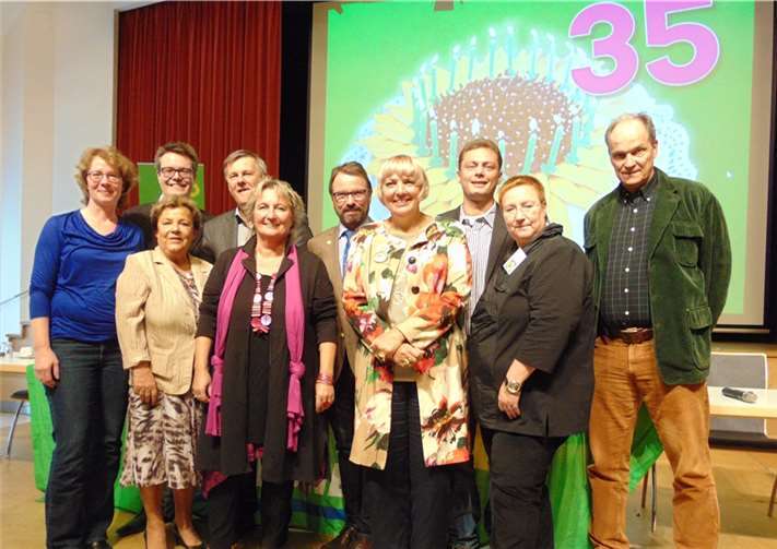 (5.v.l) Irene Alt (Integrationsministerin), Wolfgang Treis (Oberbürgermeister Stadt Mayen), Claudia Roth, Daniel Köbler (Vorsitzender Grüne Landtagsfraktion), Ingrid Bäumler (Sprecherin Kreisverband Grüne MYK). BES
