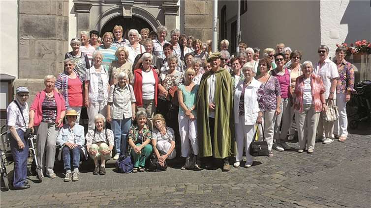 60 Frauen der kfd St. Martin Rheinbach fuhren mit dem Bus in den Westerwald.privat
