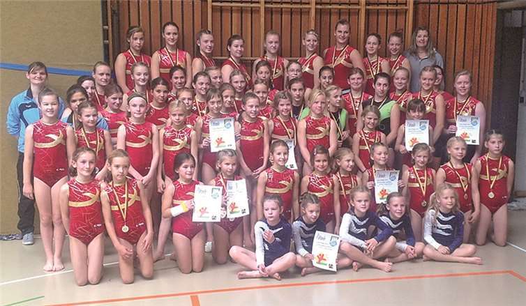 60 junge Turnerinnen nahmen an den Gau-Mannschaftsmeisterschaften in Boppard teil.privat